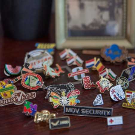 Speldje met Lauwerkrans – Soft Enamel, Eigen Ontwerp