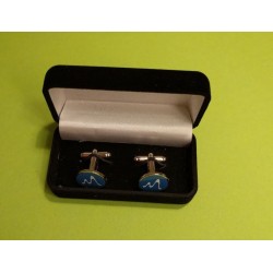 custom-made cufflinks set in jewellry vevelt box